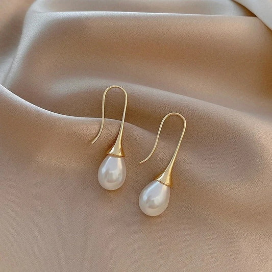 Classic Pearl Earrings